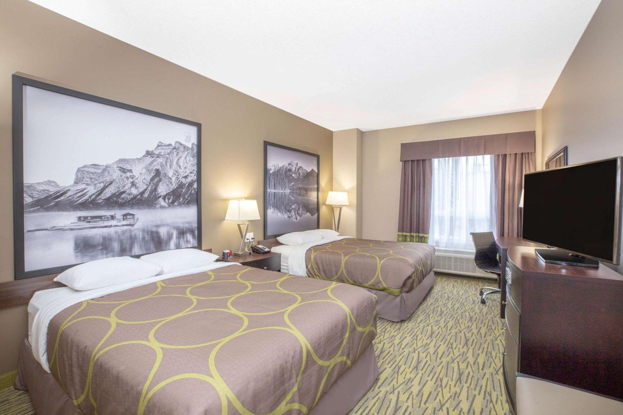 Super 8 By Wyndham Canmore Eksteriør billede