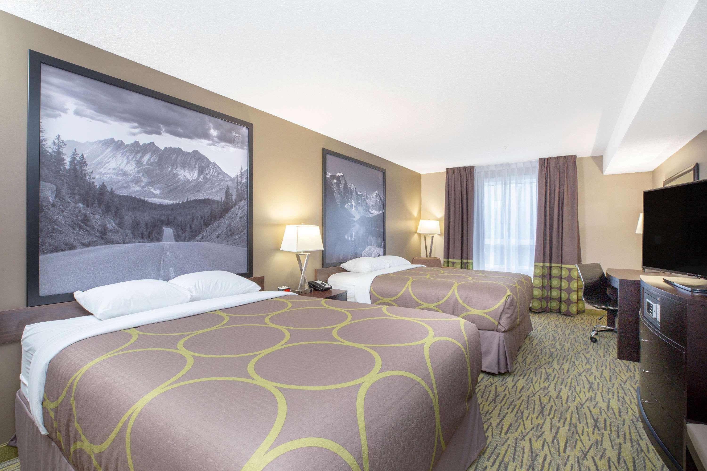 Super 8 By Wyndham Canmore Eksteriør billede