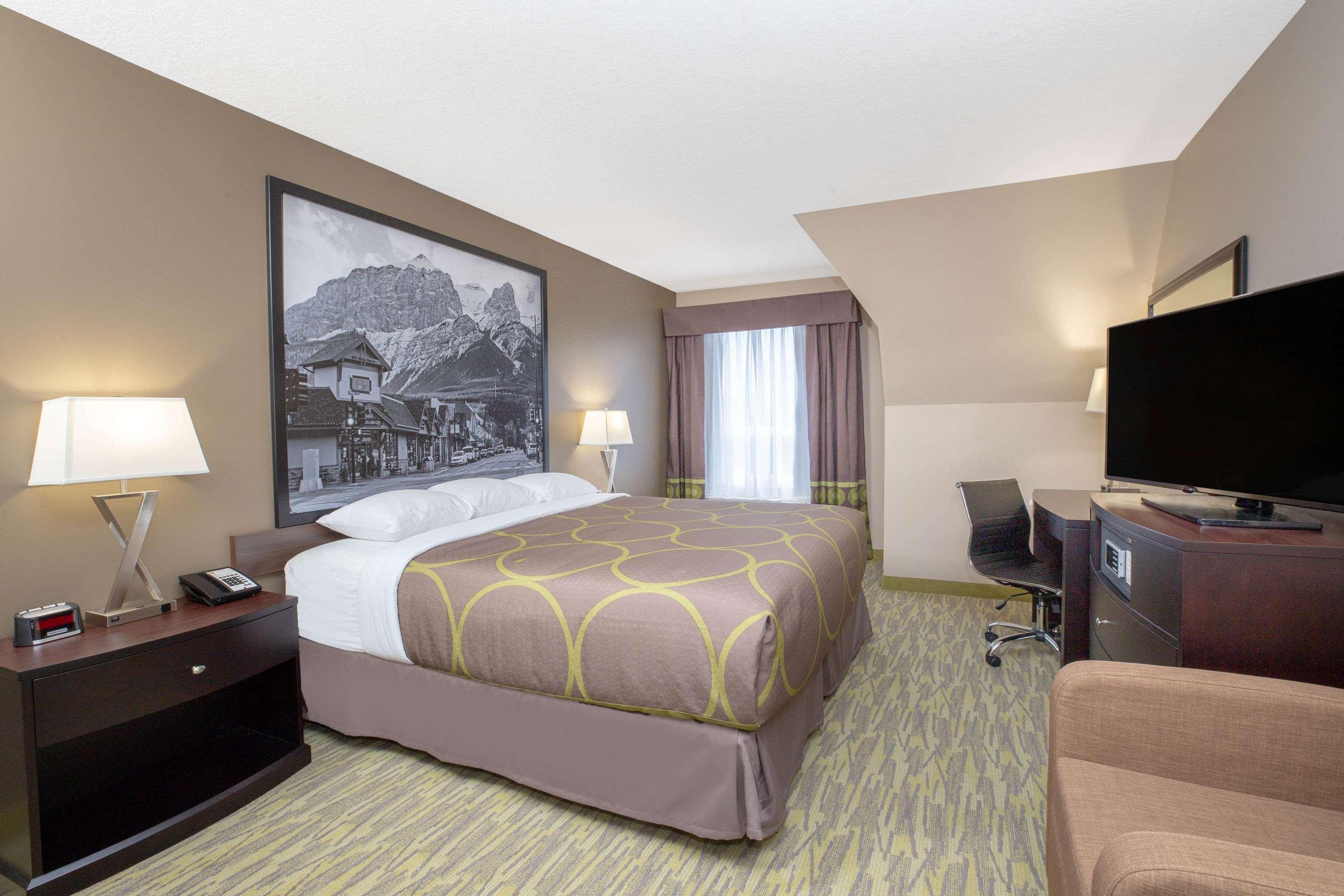 Super 8 By Wyndham Canmore Eksteriør billede
