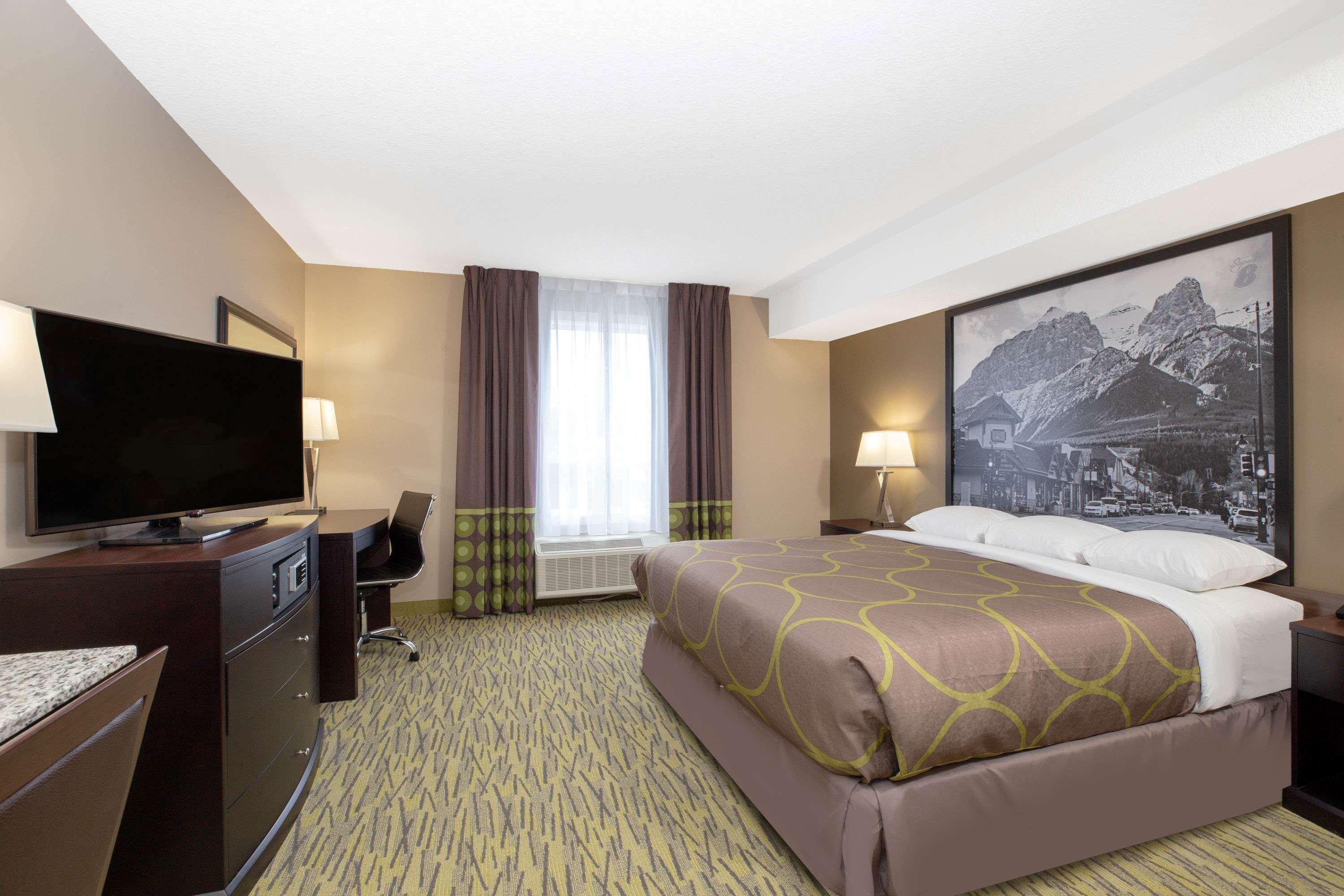Super 8 By Wyndham Canmore Eksteriør billede