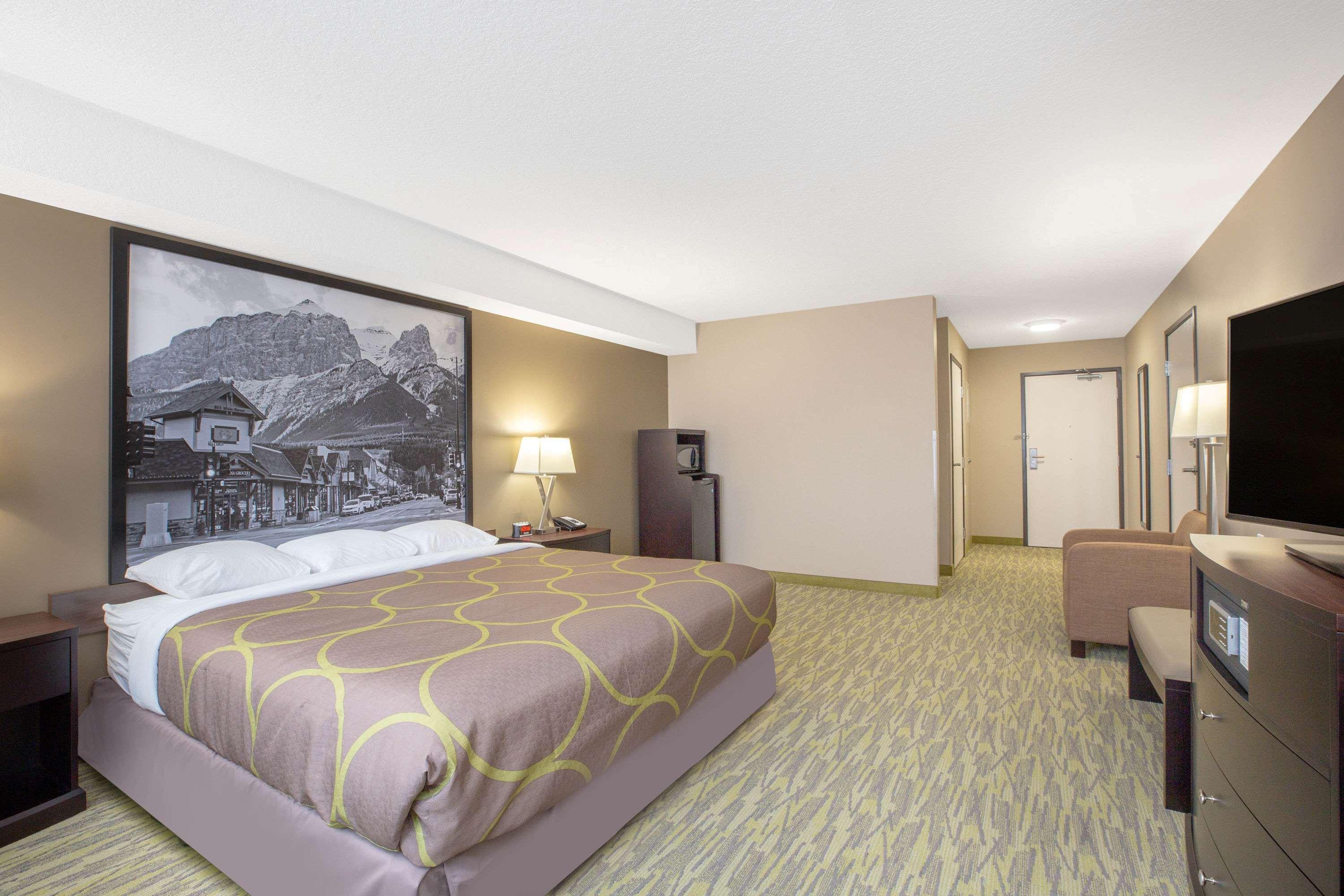Super 8 By Wyndham Canmore Eksteriør billede
