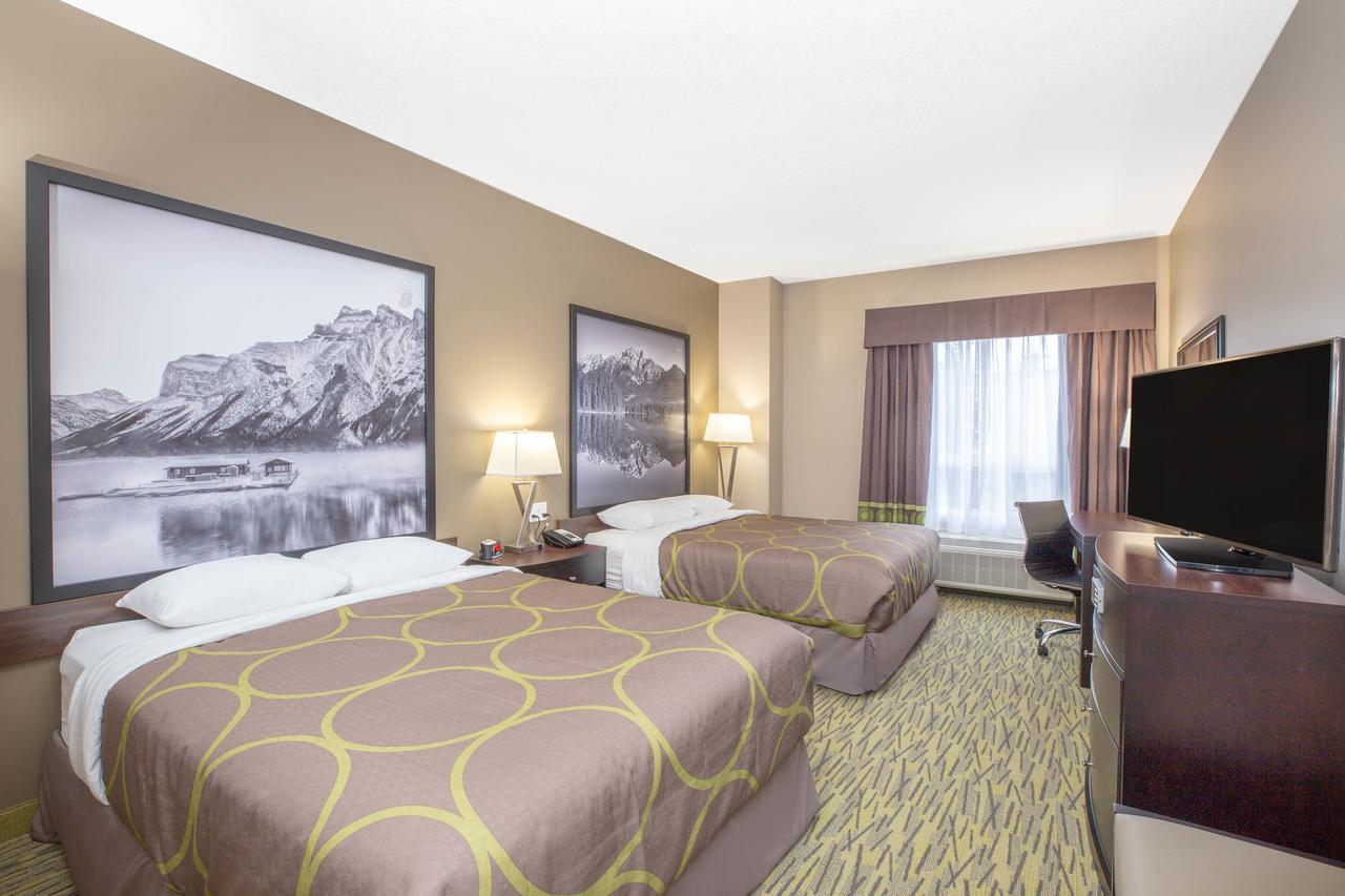Super 8 By Wyndham Canmore Eksteriør billede