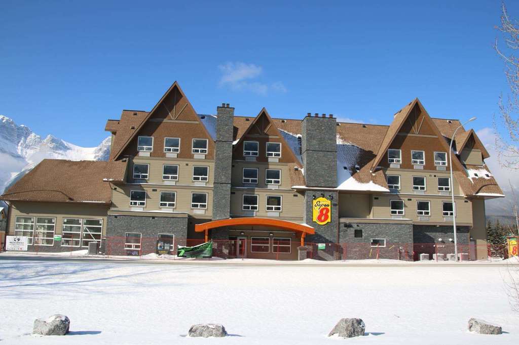 Super 8 By Wyndham Canmore Eksteriør billede
