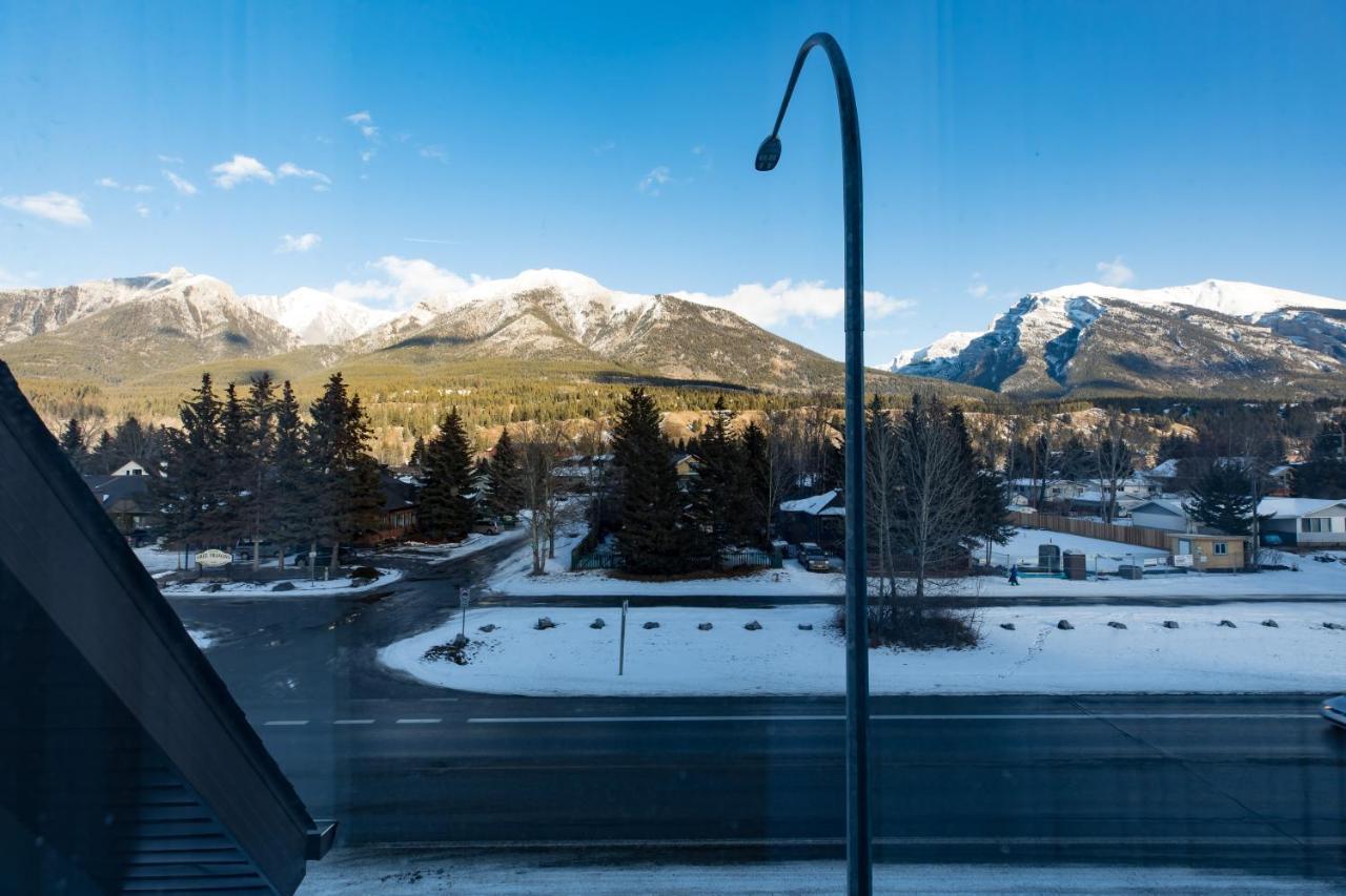 Super 8 By Wyndham Canmore Eksteriør billede
