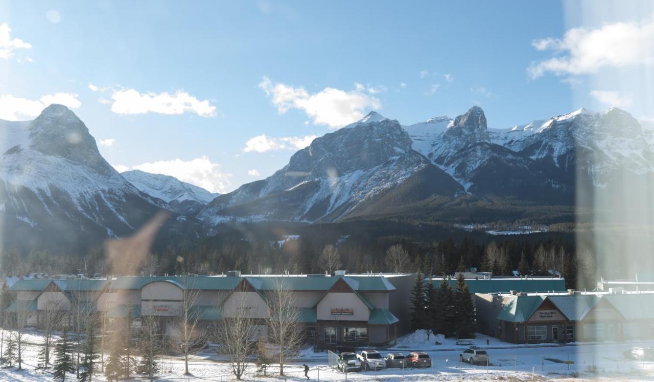 Super 8 By Wyndham Canmore Eksteriør billede
