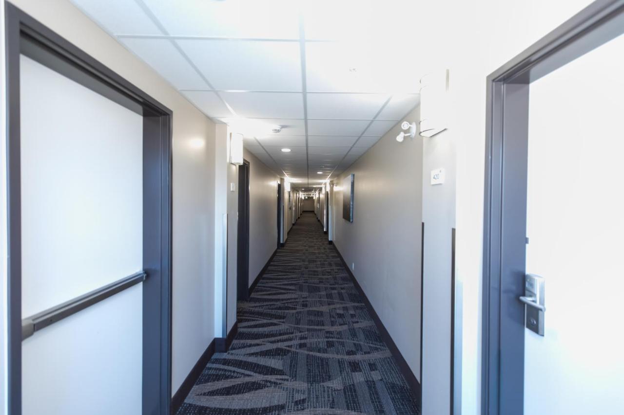 Super 8 By Wyndham Canmore Eksteriør billede