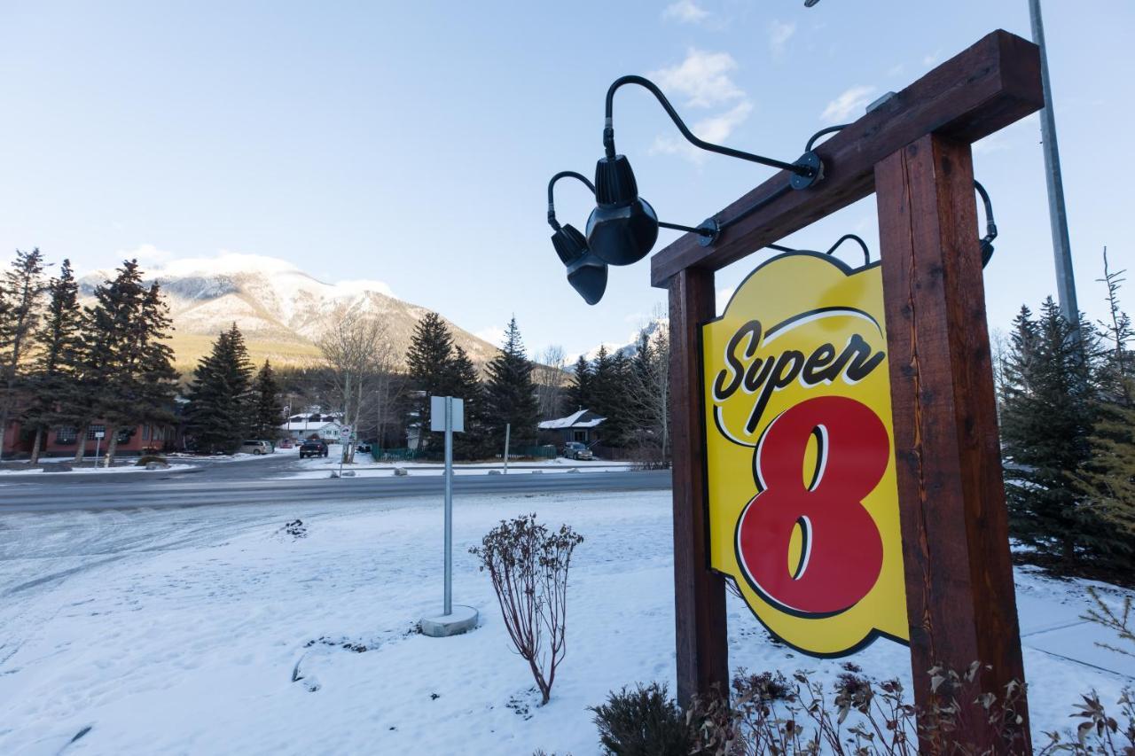Super 8 By Wyndham Canmore Eksteriør billede