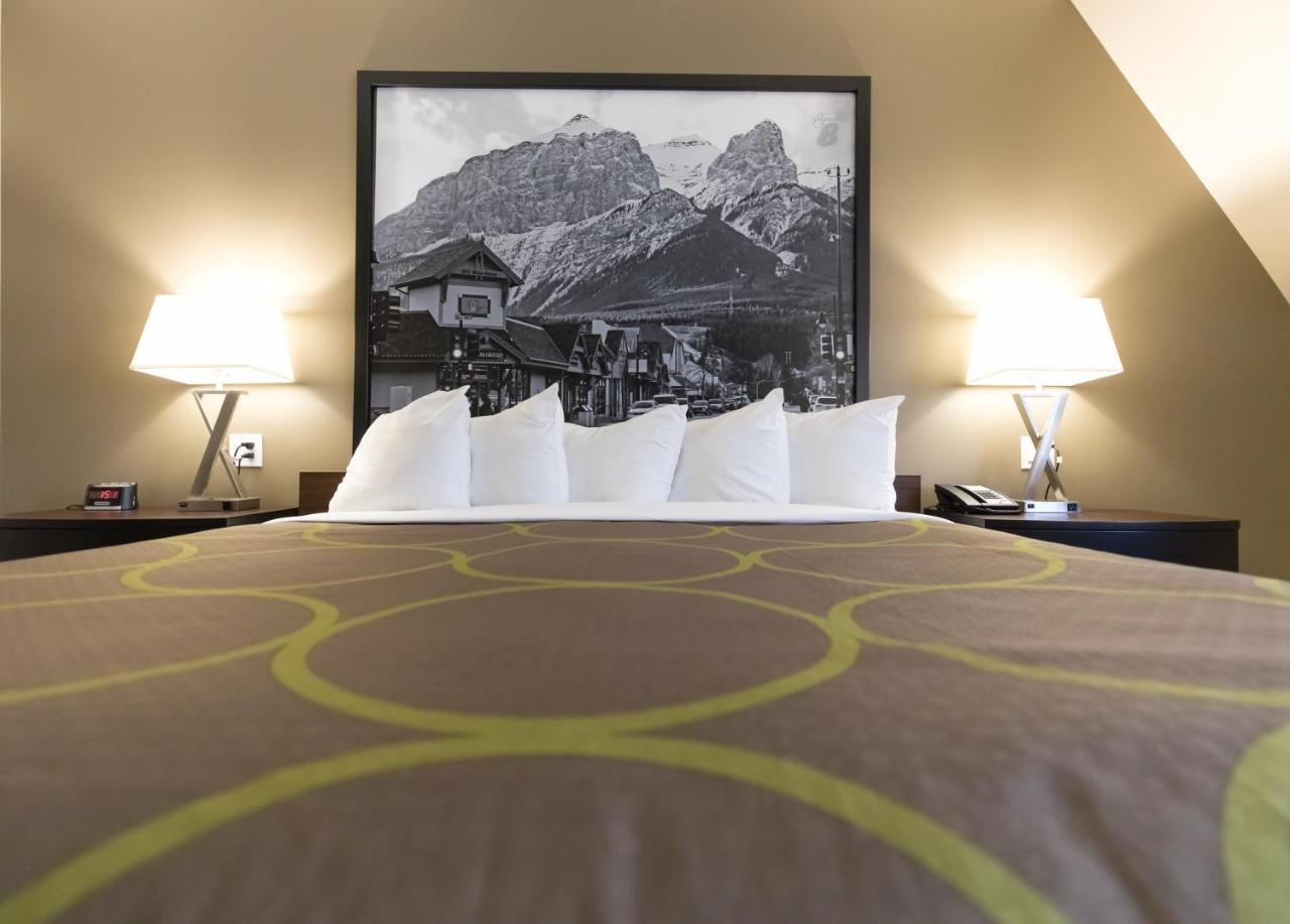 Super 8 By Wyndham Canmore Eksteriør billede