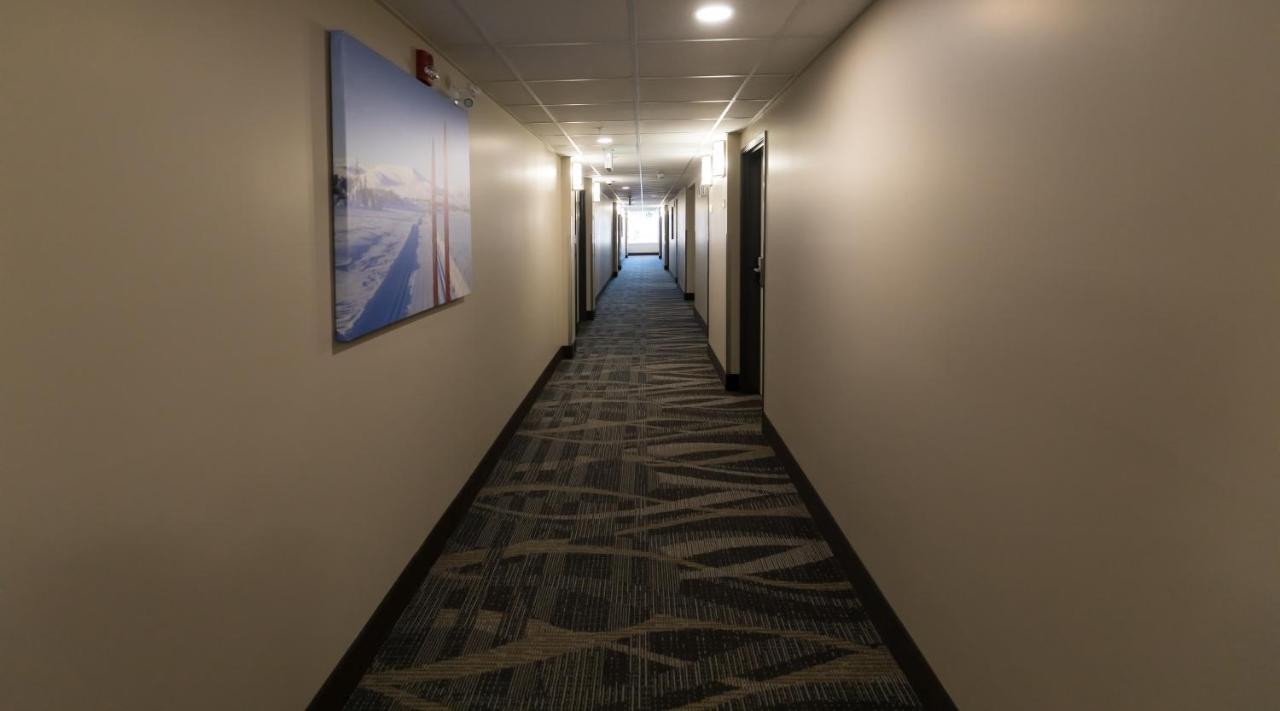 Super 8 By Wyndham Canmore Eksteriør billede