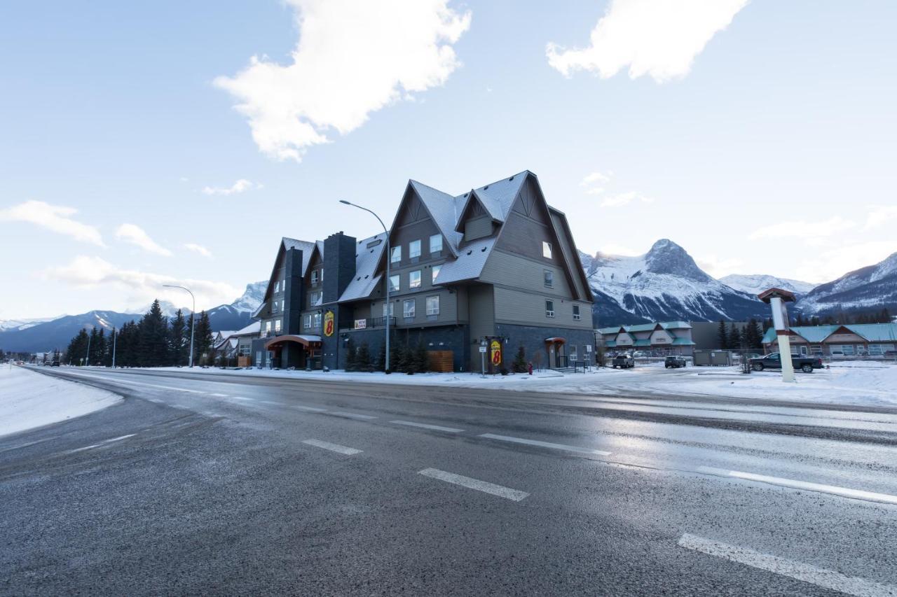 Super 8 By Wyndham Canmore Eksteriør billede