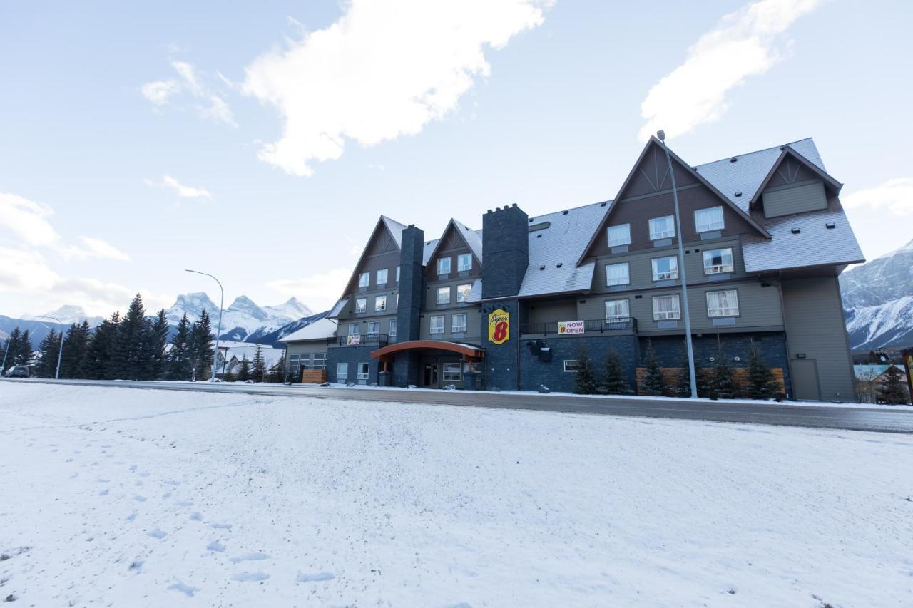 Super 8 By Wyndham Canmore Eksteriør billede